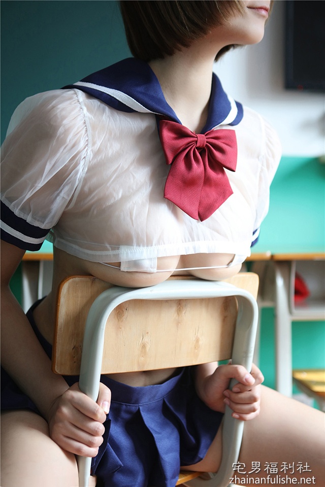 图片[5]-国产模特【ROSI】大胆学生制服写真  落隐落现的美好让人想入非非-知尤园