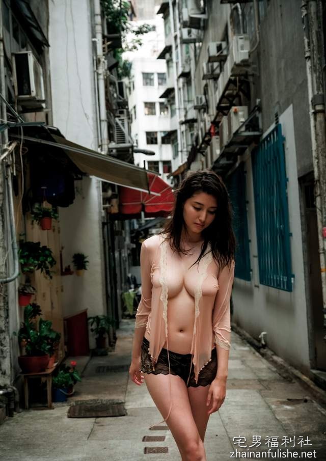 图片[3]-桥本爱实最写真集《#びちょびちょ》在香港街头上演湿身诱惑-知尤园
