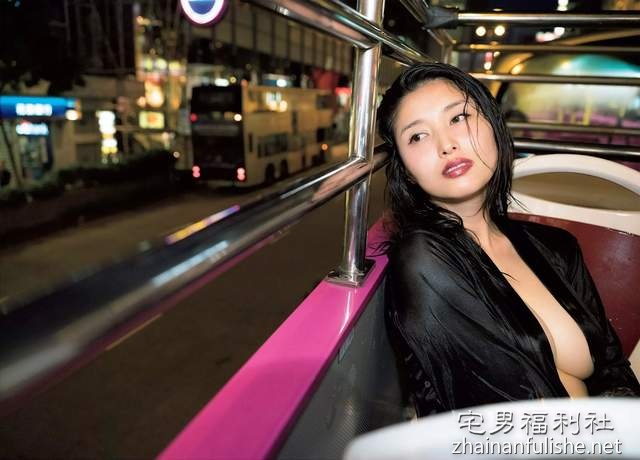 图片[10]-桥本爱实最写真集《#びちょびちょ》在香港街头上演湿身诱惑-知尤园
