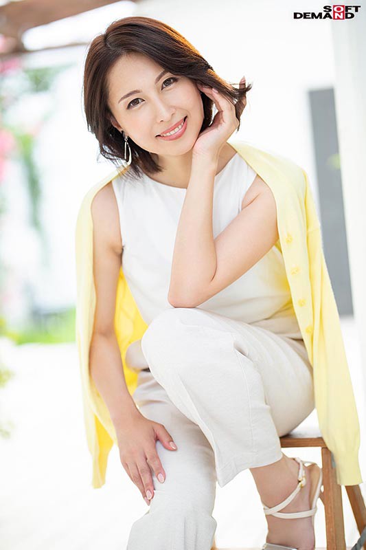 佐田茉莉子(Sada-Mariko)作品STARS-404封面预览及内容赏析-知尤园