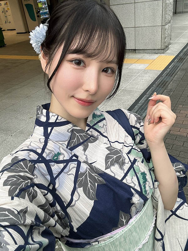天然美少女《香水纯》精选作品推荐封面预览及内容赏析-知尤园